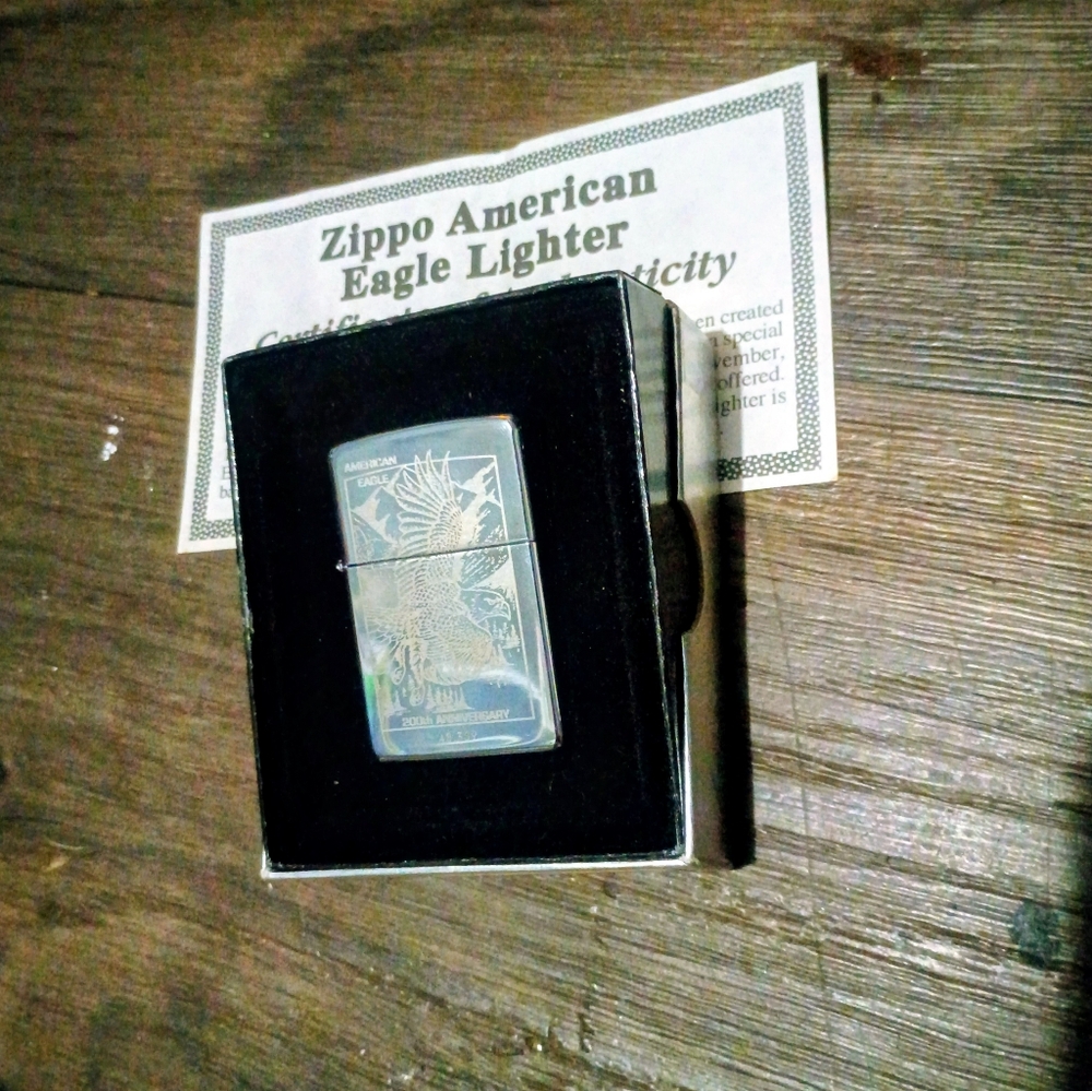 American Eagle 200th Anniversary Lighter - Picture 3 of 5